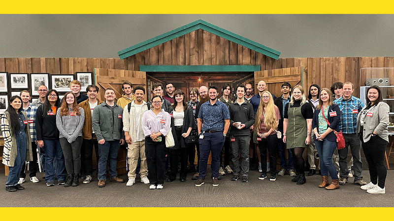 LCC, UCC, UO students and staff in the Heritage Center at HP